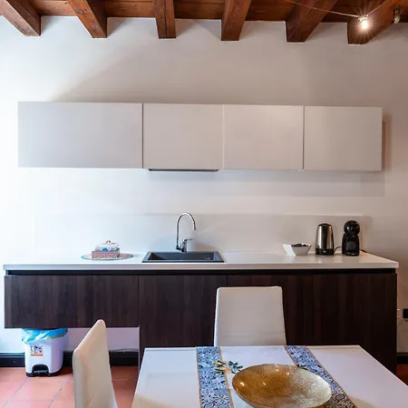 בית הארחה Borghetto House 3*